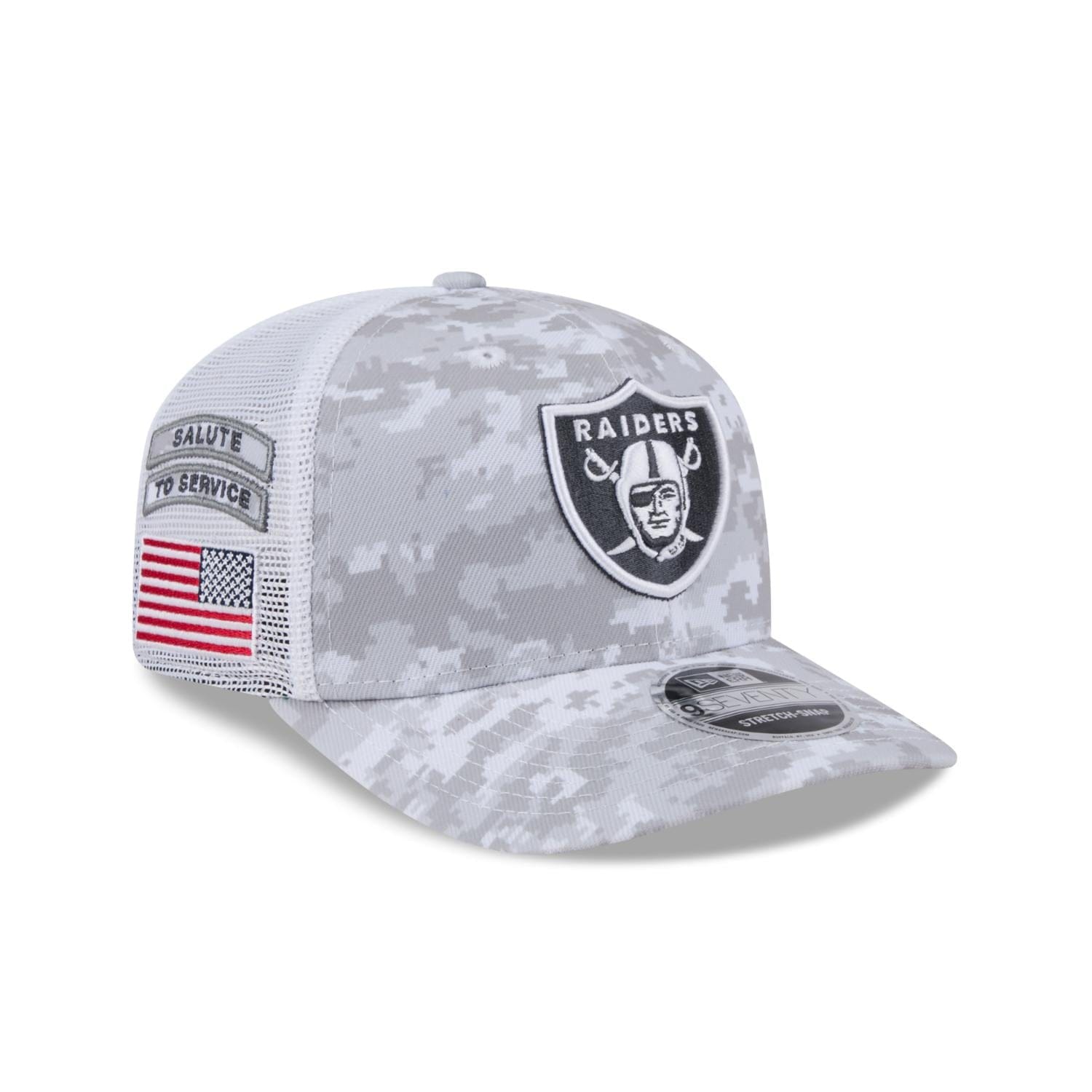 Las Vegas Raiders 2024 NFL Salute to Service New Era Stretch Snap 9SEVENTY Trucker Cap Weiß - STADIUMDREAMS