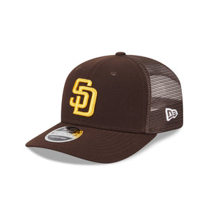 San Diego Padres NEW ERA 9SEVENTY Stretch-Snapback-Trucker-Cap in Braun mit Logo, Seitenansicht