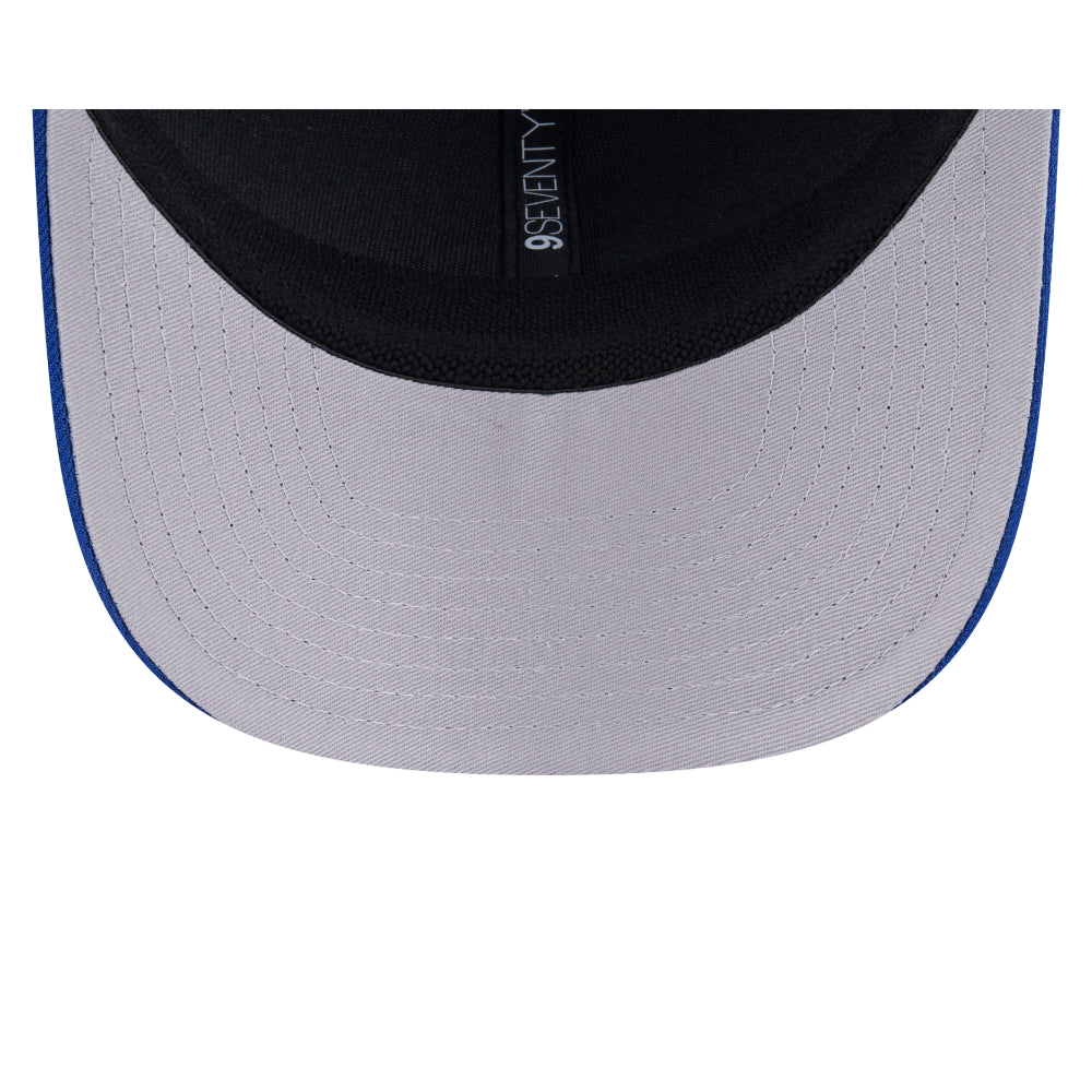 Toronto Maple Leafs NEW ERA 9SEVENTY Stretch Snap NHL Trucker Cap in Blau, Frontansicht