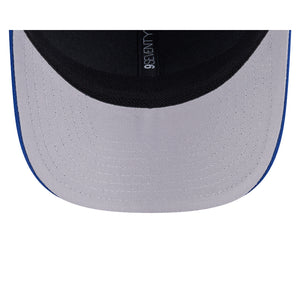 Toronto Maple Leafs NEW ERA 9SEVENTY Stretch Snap NHL Trucker Cap in Blau, Frontansicht