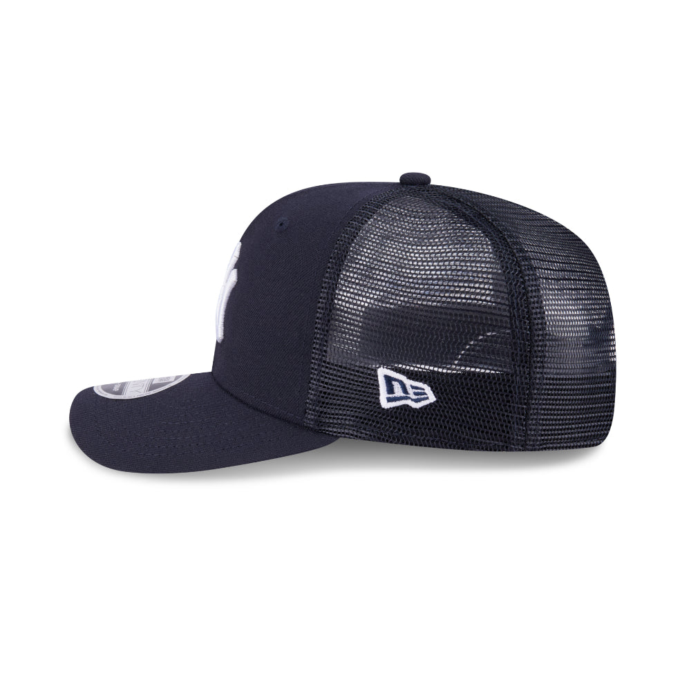 New Era New York Yankees 9SEVENTY Stretch Snap MLB Trucker Cap in Blau, Seitenansicht
