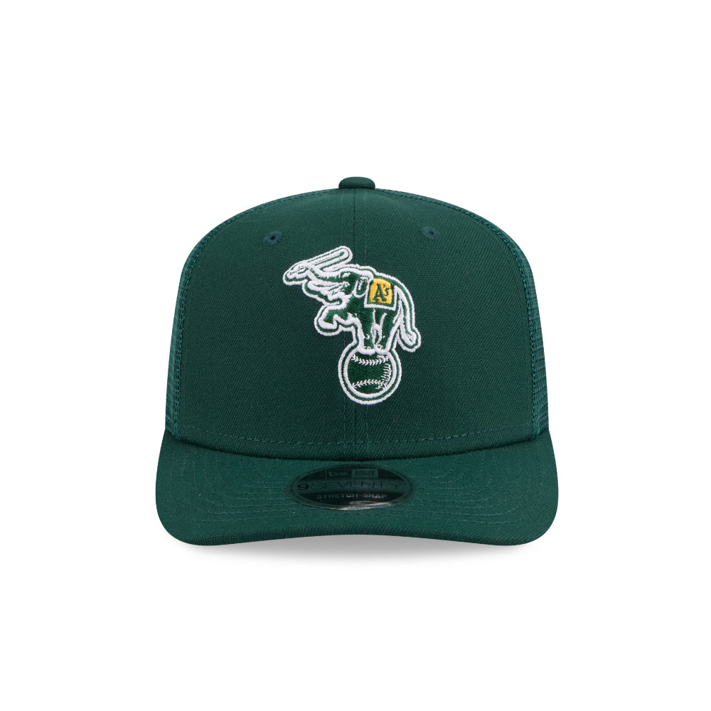 Oakland Athletics NEW ERA 9SEVENTY Stretch Snap MLB Trucker Cap in Grün mit gebogenem Schirm