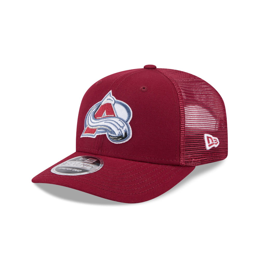 Colorado Avalanche New Era 9SEVENTY Stretch Snap NHL Trucker Cap in Rot, Frontansicht