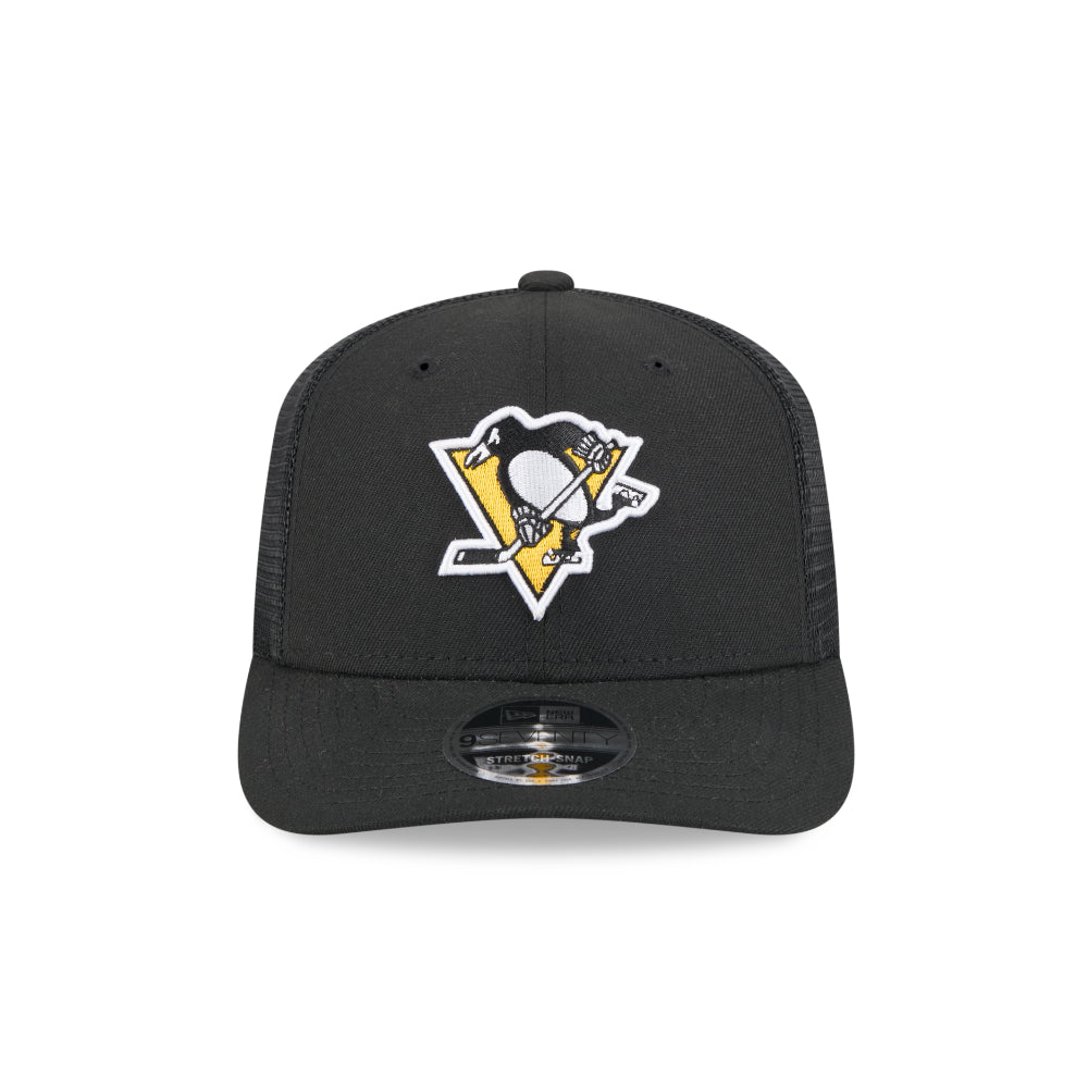 Pittsburgh Penguins NEW ERA 9SEVENTY Stretch Snap NHL Trucker Cap in Schwarz, Vorderansicht