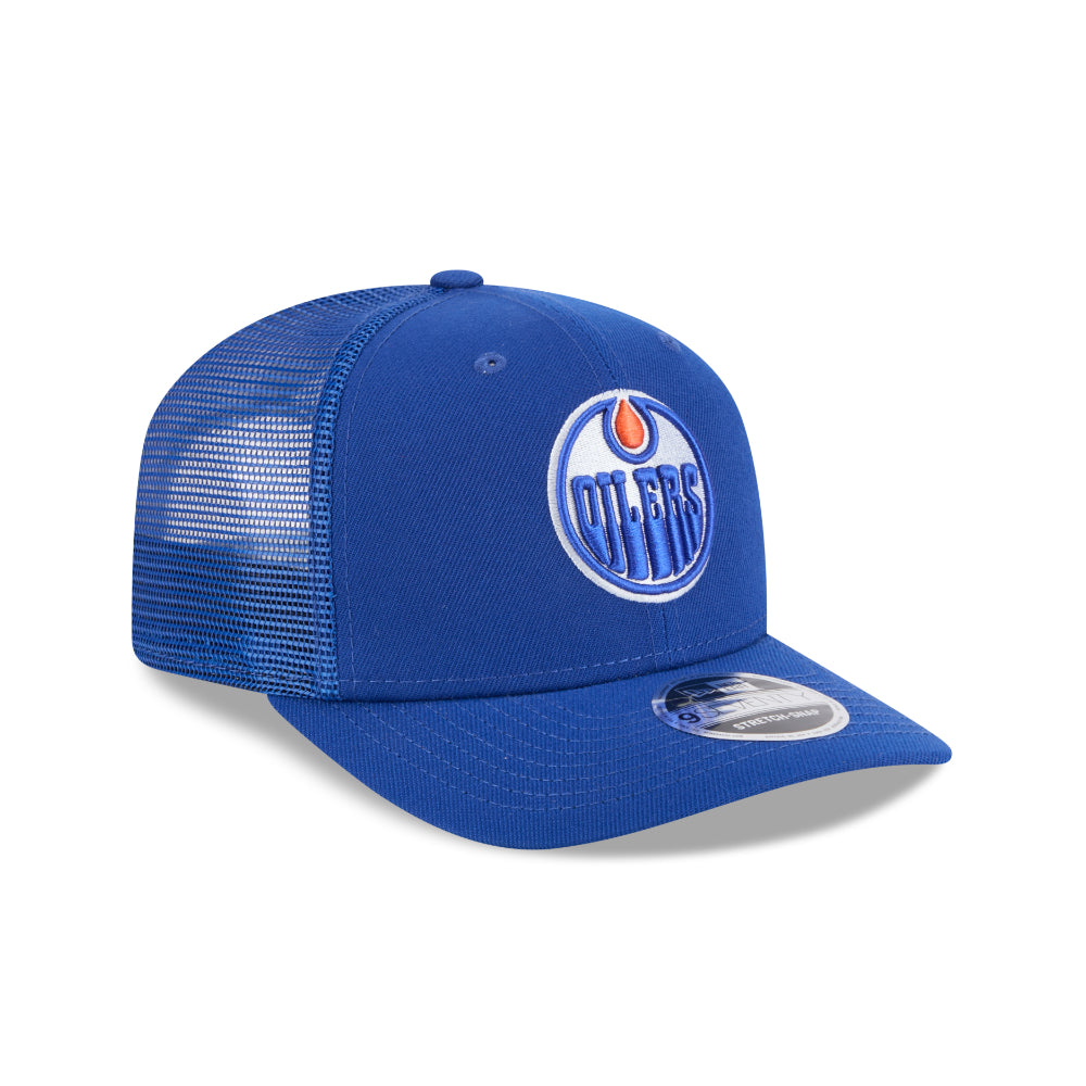 Edmonton Oilers NEW ERA 9SEVENTY Stretch Snap NHL Trucker Cap in Blau, seitliche Ansicht