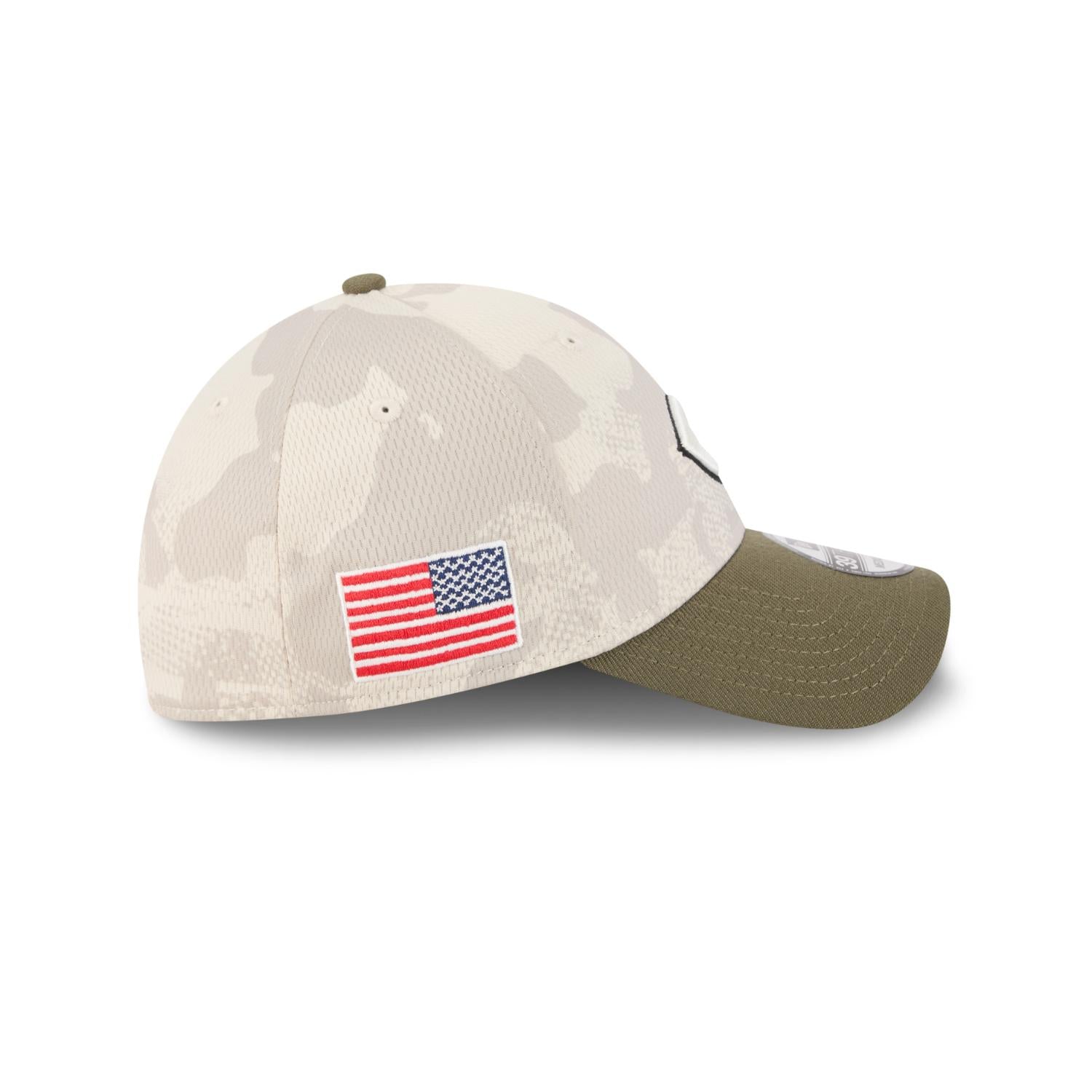 Cincinnati Reds 2025 MLB Armed Forces New Era 39THIRTY Flex Cap Beige