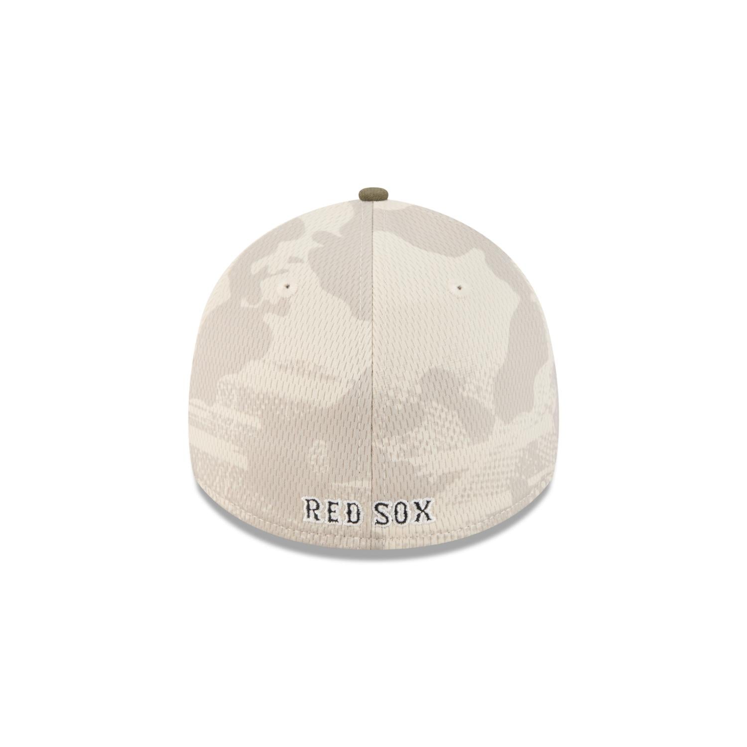 Boston Red Sox 2025 MLB Armed Forces New Era 39THIRTY Flex Cap Beige