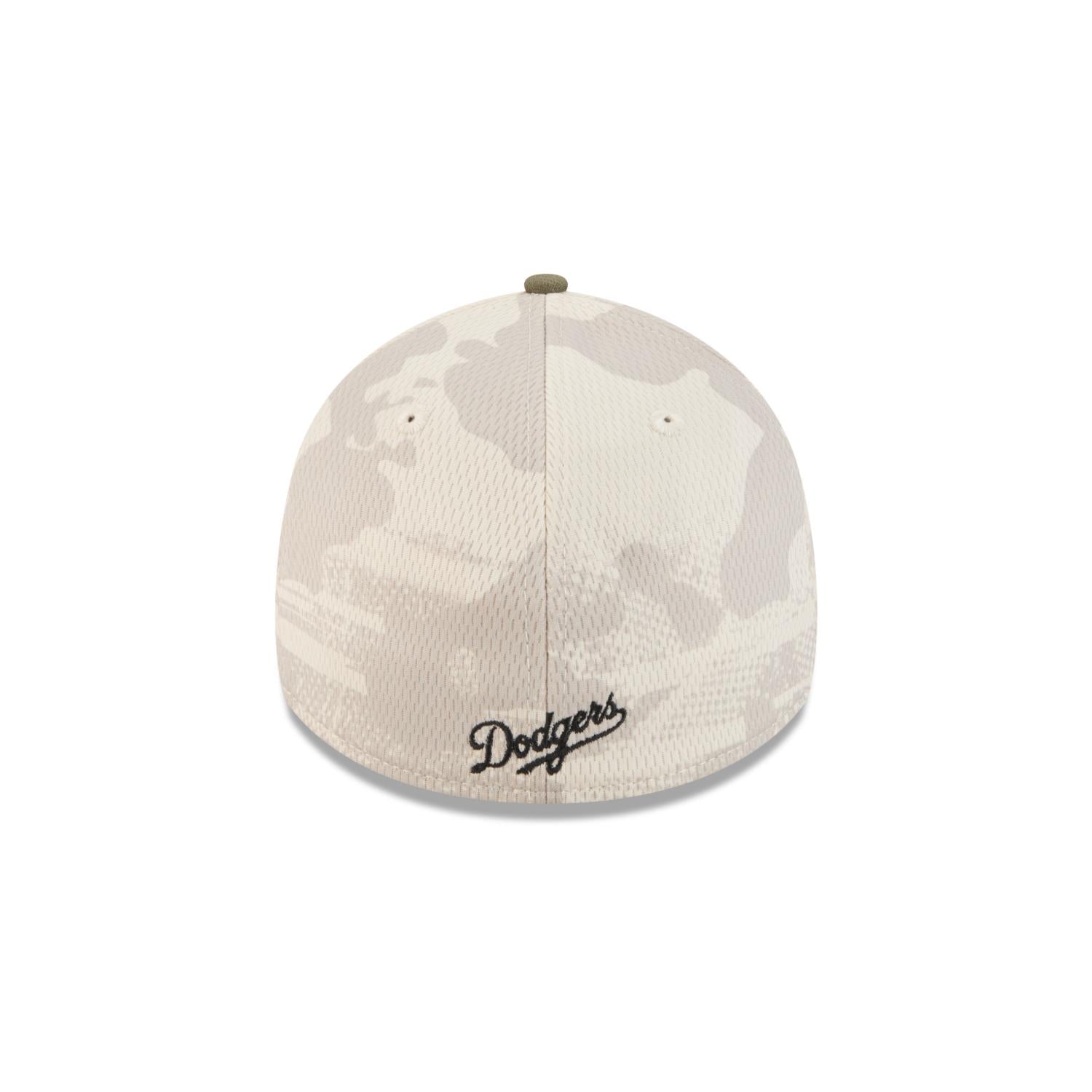 Los Angeles Dodgers 2025 MLB Armed Forces New Era 39THIRTY Flex Cap Beige