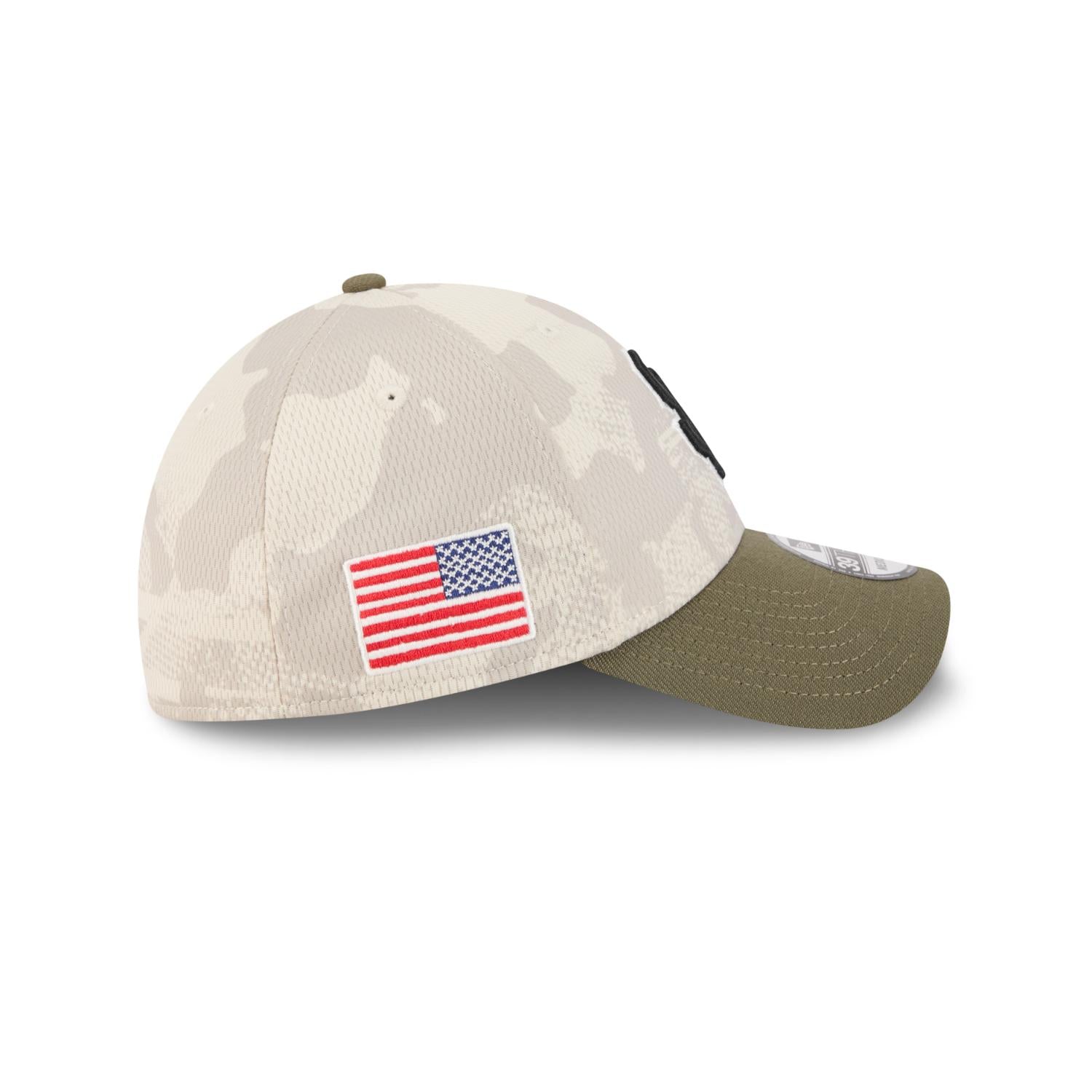 San Francisco Giants 2025 MLB Armed Forces New Era 39THIRTY Flex Cap Beige