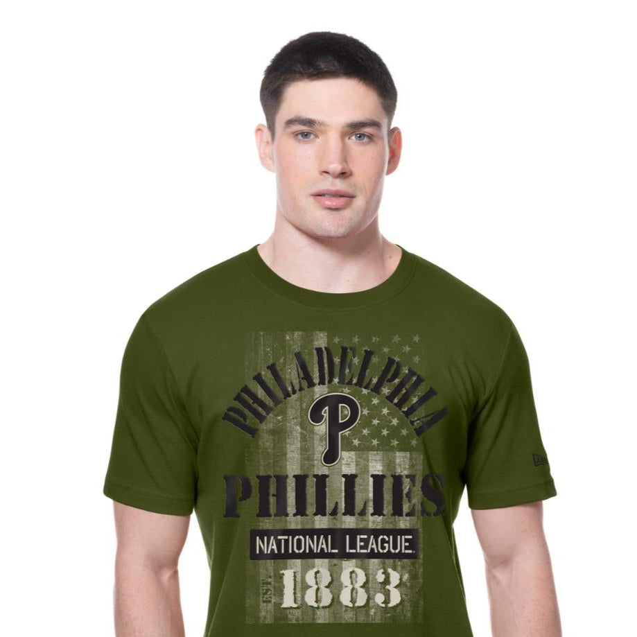 Philadelphia Phillies New Era MLB 2025 Armed Forces T-Shirt Olivegrün