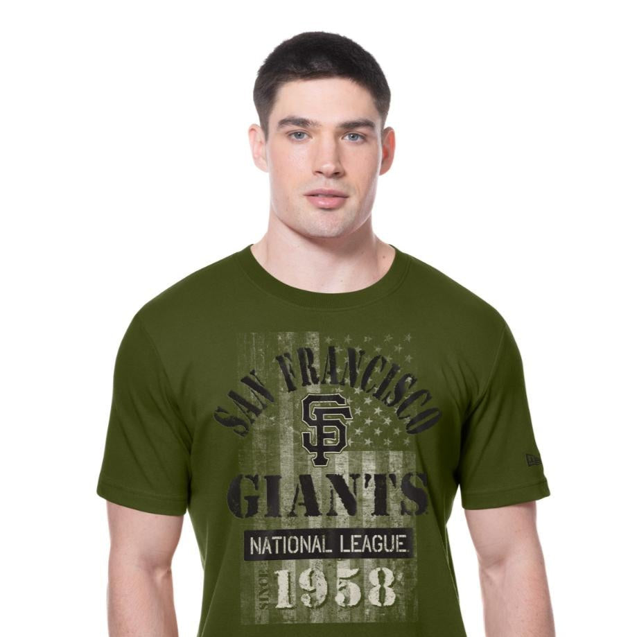 San Francisco Giants New Era MLB 2025 Armed Forces T-Shirt Olivegrün