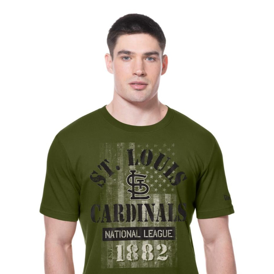 St. Louis Cardinals New Era MLB 2025 Armed Forces T-Shirt Olivegrün