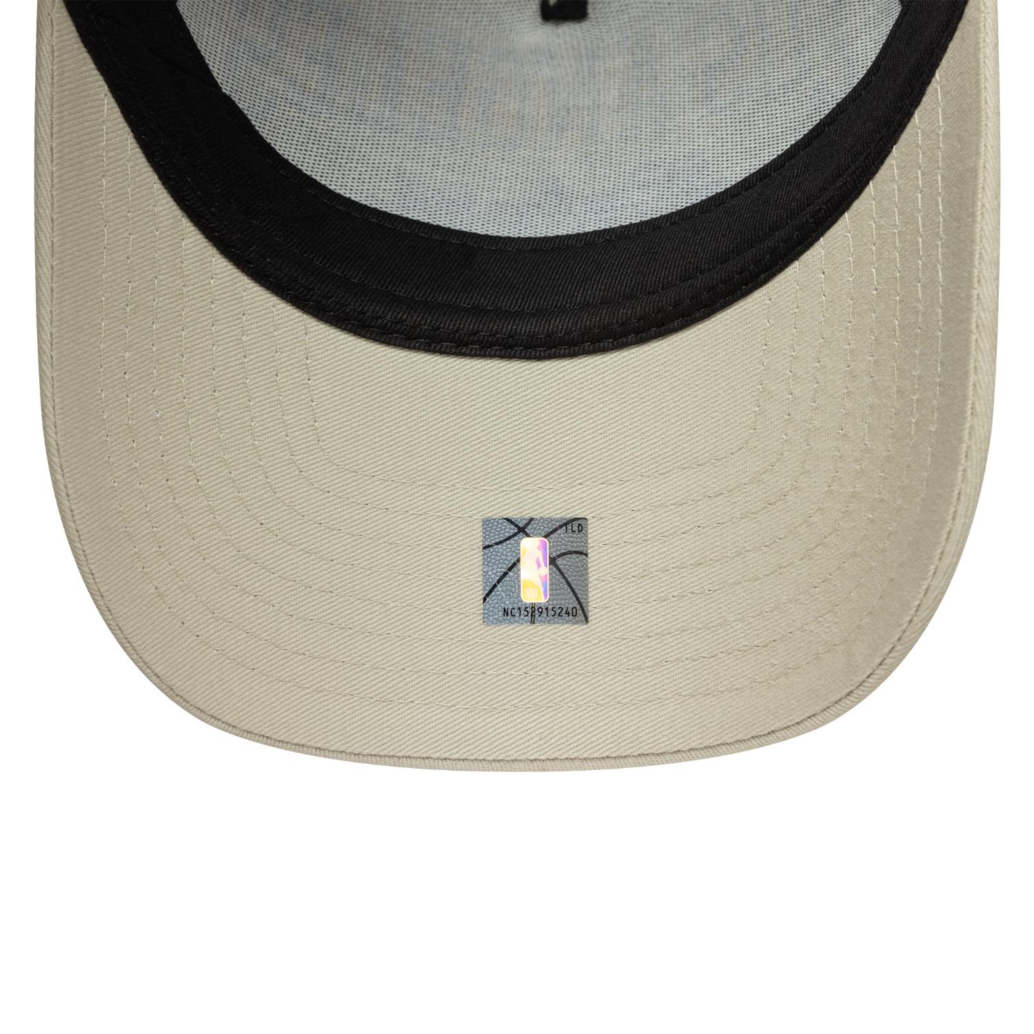 Los Angeles Lakers New Era NBA Script 9FORTY E-Frame Trucker Cap Beige