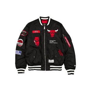Schwarze NBA Bomberjacke von New Era mit Chicago Bulls Logo, langlebiges Material, lässiger Style, modische Jacke für NBA-Fans