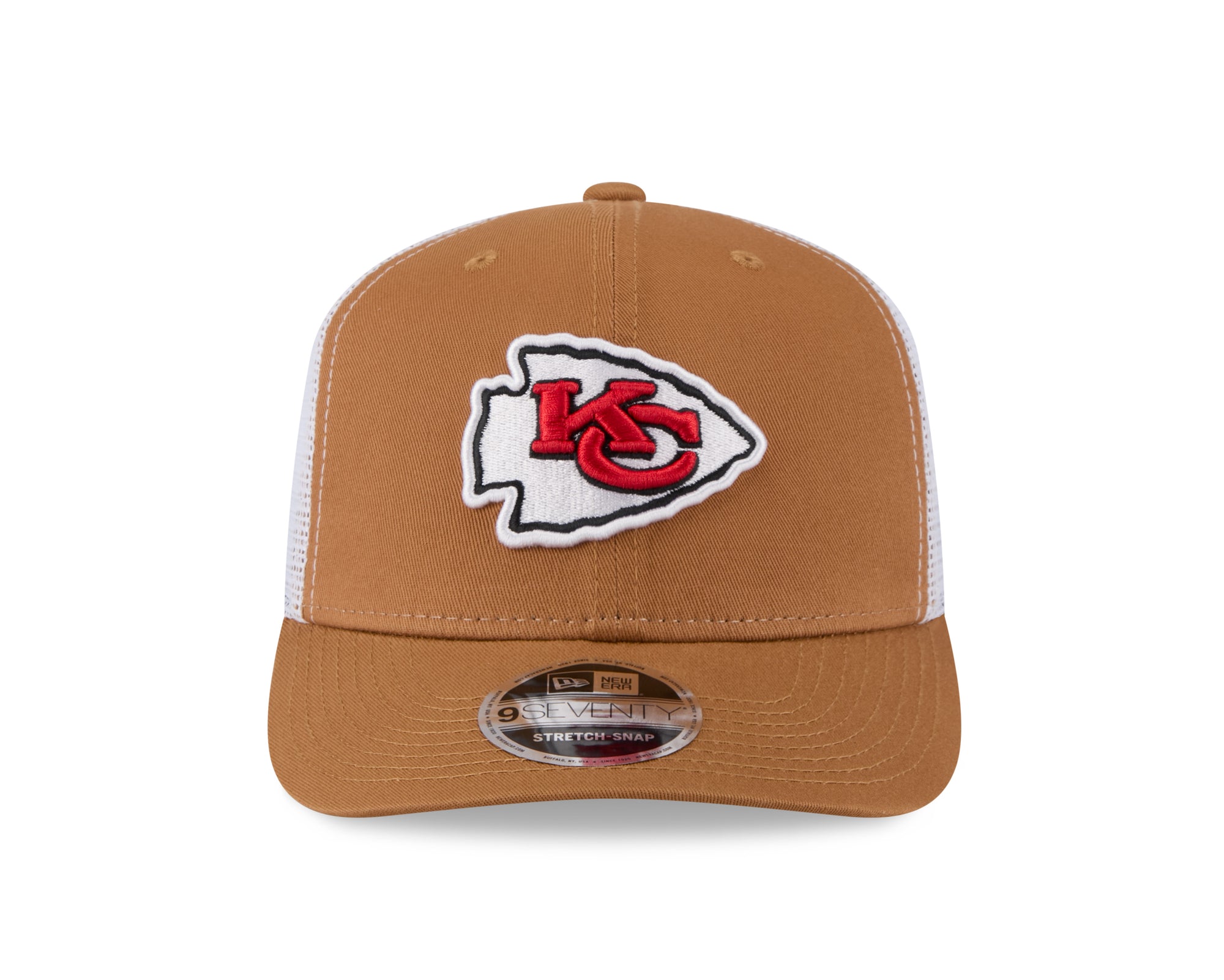Neue Era Kansas City Chiefs 9SEVENTY Trucker Cap in Beige, mit Stretch-Snap-Verschluss und NFL-Logo auf der Vorderseite.