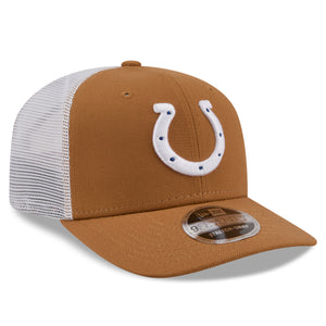 Neue Era Indianapolis Colts 9SEVENTY Stretch-Snap Trucker Cap in Beige, sportliche NFL Baseballcap mit Logo und Mesh-Rückseite.