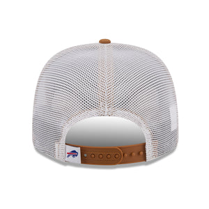 Beige New Era Buffalo Bills 9SEVENTY Stretch-Snap Trucker Cap mit NFL-Logo und verstellbarem Snap-Verschluss.