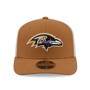 Neue Era Baltimore Ravens 9SEVENTY Stretch-Snap Trucker Cap in Beige, mit Team-Logo und verstellbarem Snap-Verschluss