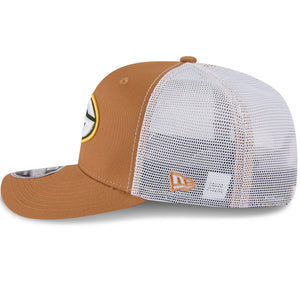 Grüne Green Bay Packers New Era 9SEVENTY Trucker Cap mit beige Stretch-Snap, sichtbare Seitenansicht