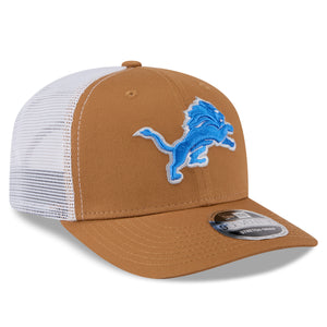 Neue Era Detroit Lions 9SEVENTY Stretch-Snap Trucker Cap in beigem Stoff mit NFL-Logo, verstellbarer Snap-Verschluss.