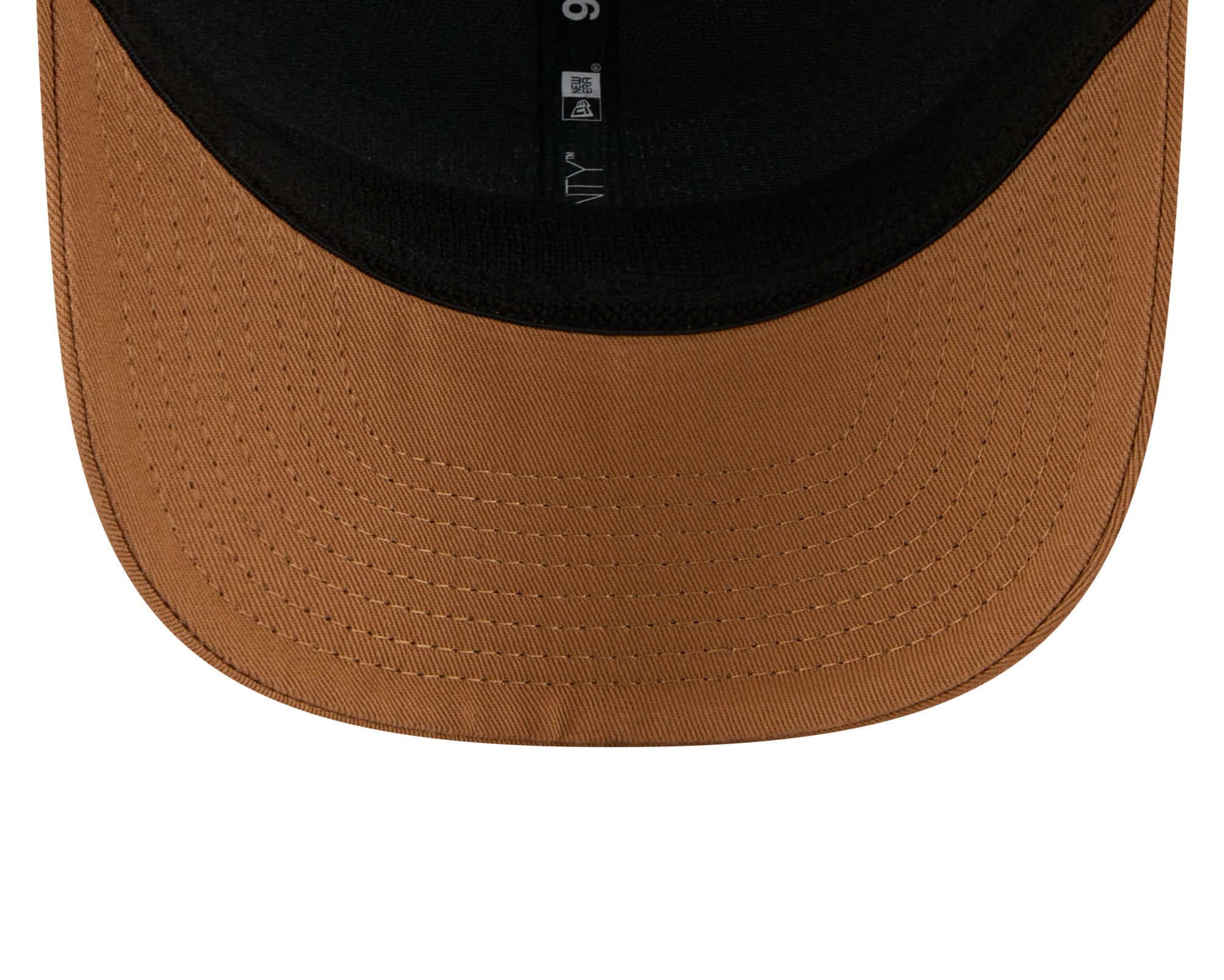 Neue Era Denver Broncos 9Seventy Stretch-Snap Trucker Cap in Beige mit NFL-Logo, Mesh-Rückseite und verstellbarem Schnappverschluss.