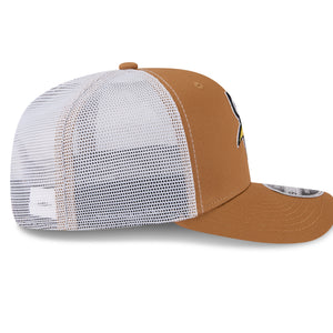 Neue Era Minnesota Vikings 9SEVENTY Snapback Cap in Beige, seitliche Ansicht, Trucker-Design, NFL-Football-Cap