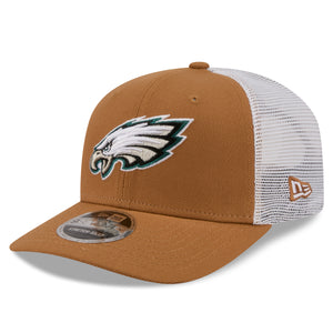 Neue Era Philadelphia Eagles 9SEVENTY Trucker Cap in beigem Stoff mit Snap-Verschluss und NFL-Logo auf der Vorderseite
