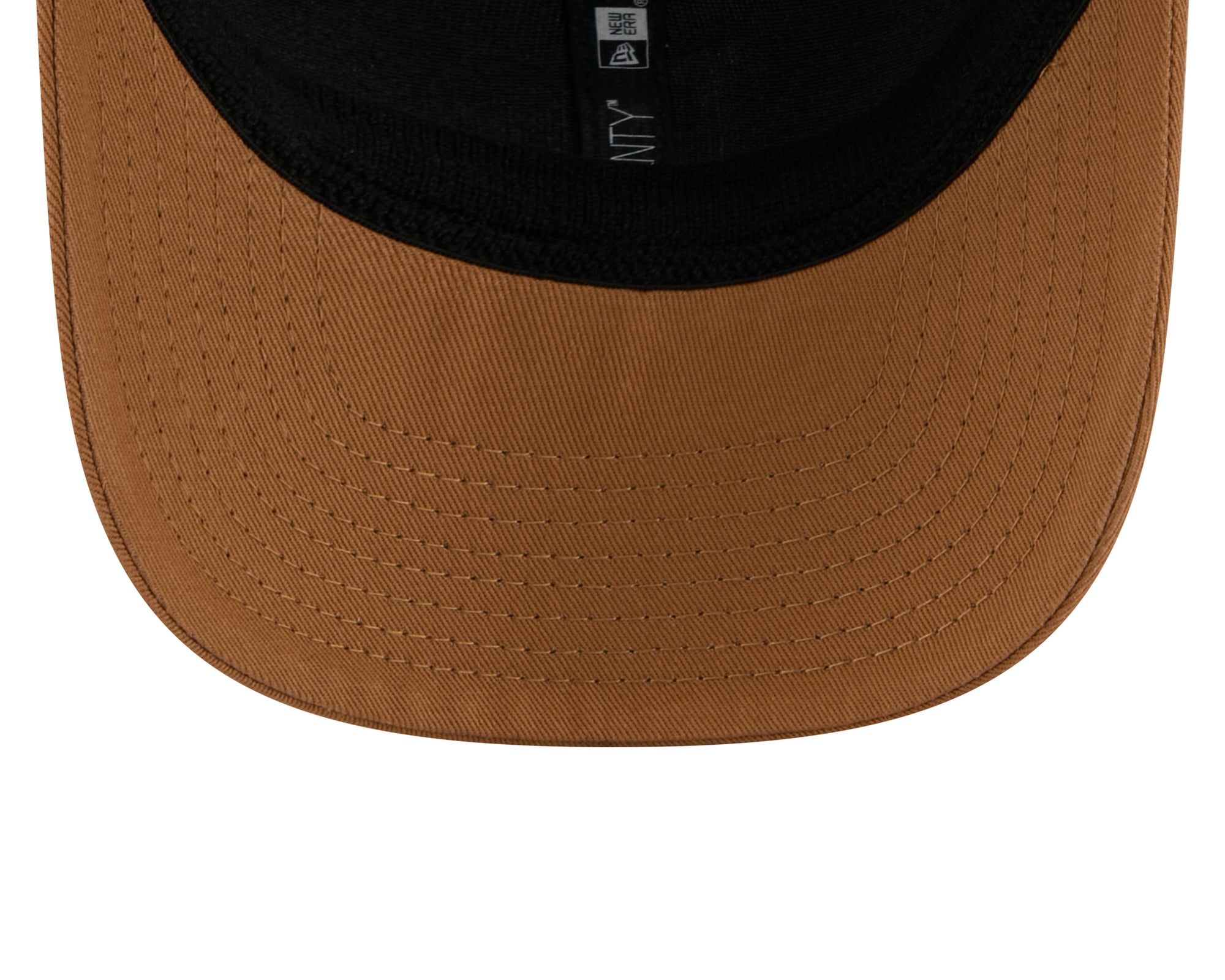 Neue Era Los Angeles Dodgers 9SEVENTY Trucker Cap in Beige, mit gestretchtem Snap-Verschluss und MLB-Logo, sichtbar im Bild