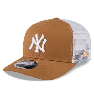 Neue York Yankees New Era 9SEVENTY Trucker Cap in Beige, mit Stretch-Snap-Verschluss und MLB-Logo auf der Vorderseite