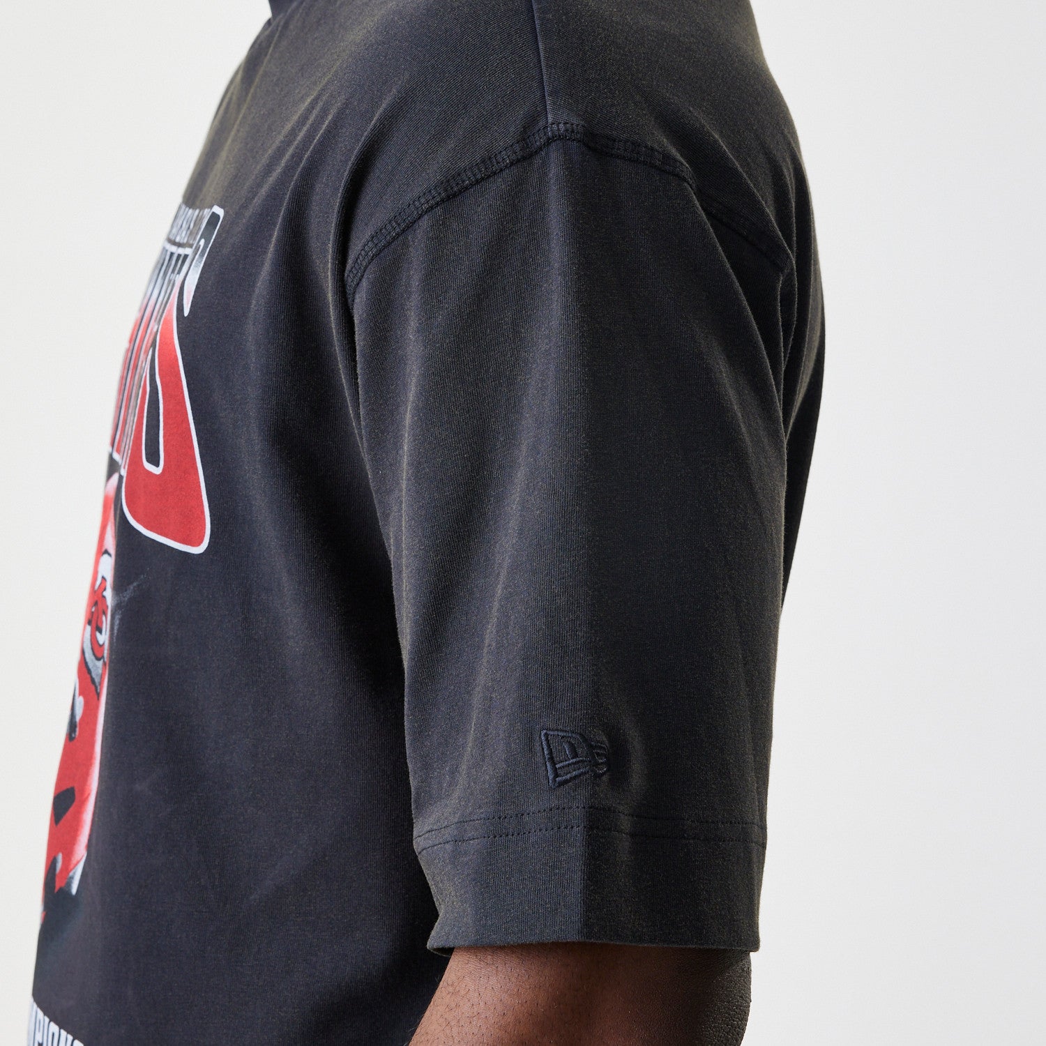 NFL WASHED BOXY TEE KANCHI  BLK - STADIUMDREAMS