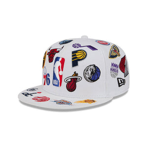 Weiße NBA Logo All Over New Era 59FIFTY Cap mit NBA-Logo und limitierter Edition, hochwertige Baseballmütze