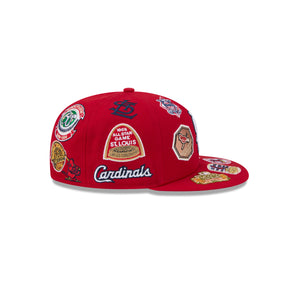 Neue Era MLB 59FIFTY Cap der St. Louis Cardinals, All-Over Limited Edition, seitliche Ansicht mit roten Details