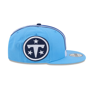 Blauer New Era NFL Cap der Tennessee Titans 2026 Rivalries LIMITED Helmet Pack 9FIFTY, seitliche Ansicht