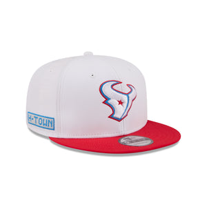 Weiße New Era Houston Texans NFL Rivalries 9FIFTY Snapback Cap, detailreiche Logo- und Rillenverzierungen, sportliches Design.