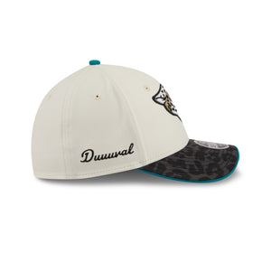 Beige New Era Jacksonville Jaguars 2026 NFL Rivalries 39THIRTY Flex Cap mit Team-Logo und sportlichem Design