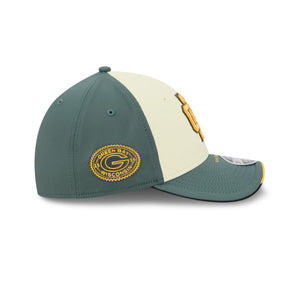 Grüne New Era Green Bay Packers NFL 2026 Sideline 39THIRTY Cap, stilvolle Sportmütze mit Logo und NFL-Design.