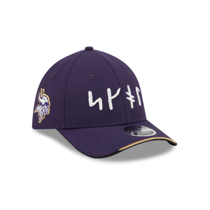 Lila NFL Rivalries 2026 Cap von New Era, 39THIRTY Flex Cap für Minnesota Vikings, sportliches Design und Logo.