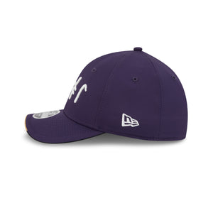 Lila New Era NFL Rivalries 2026 Minnesota Vikings 39THIRTY Flex Cap, sichtbare Seite mit Logo und Design.