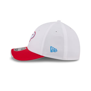 Weiße New Era Houston Texans NFL Rivalries 39THIRTY Flex Cap, seitlicher Blick, sportliches Design, NFL-Logo sichtbar