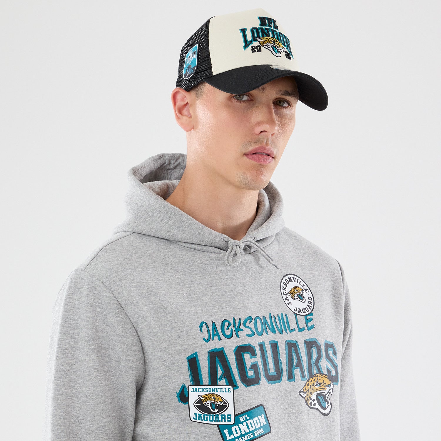 Jacksonville Jaguars New Era 2026 London Game Patches NFL Hoodie Grau