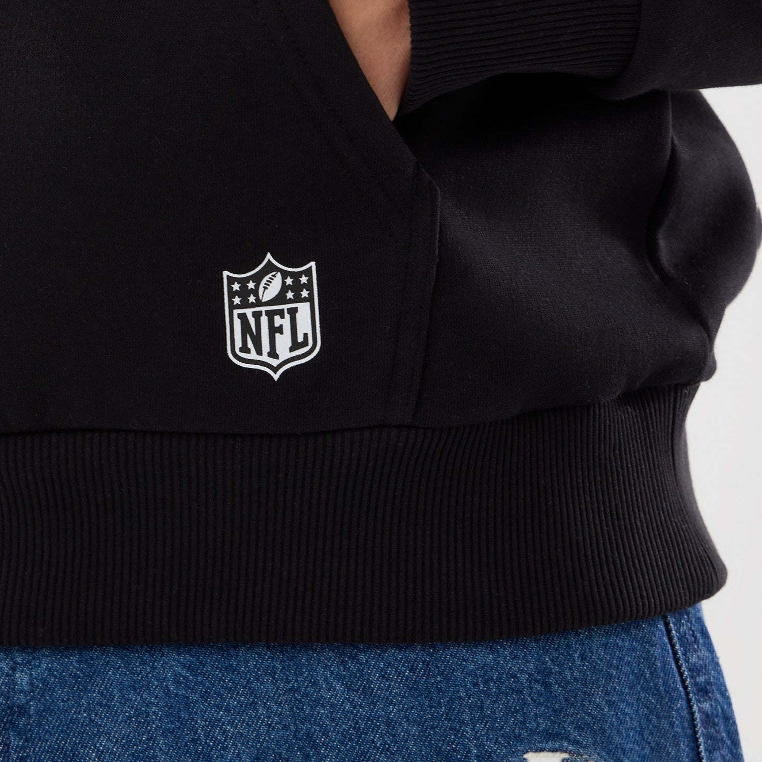 New Orleans Saints New Era 2026 Paris Game Patches NFL Hoodie Schwarz