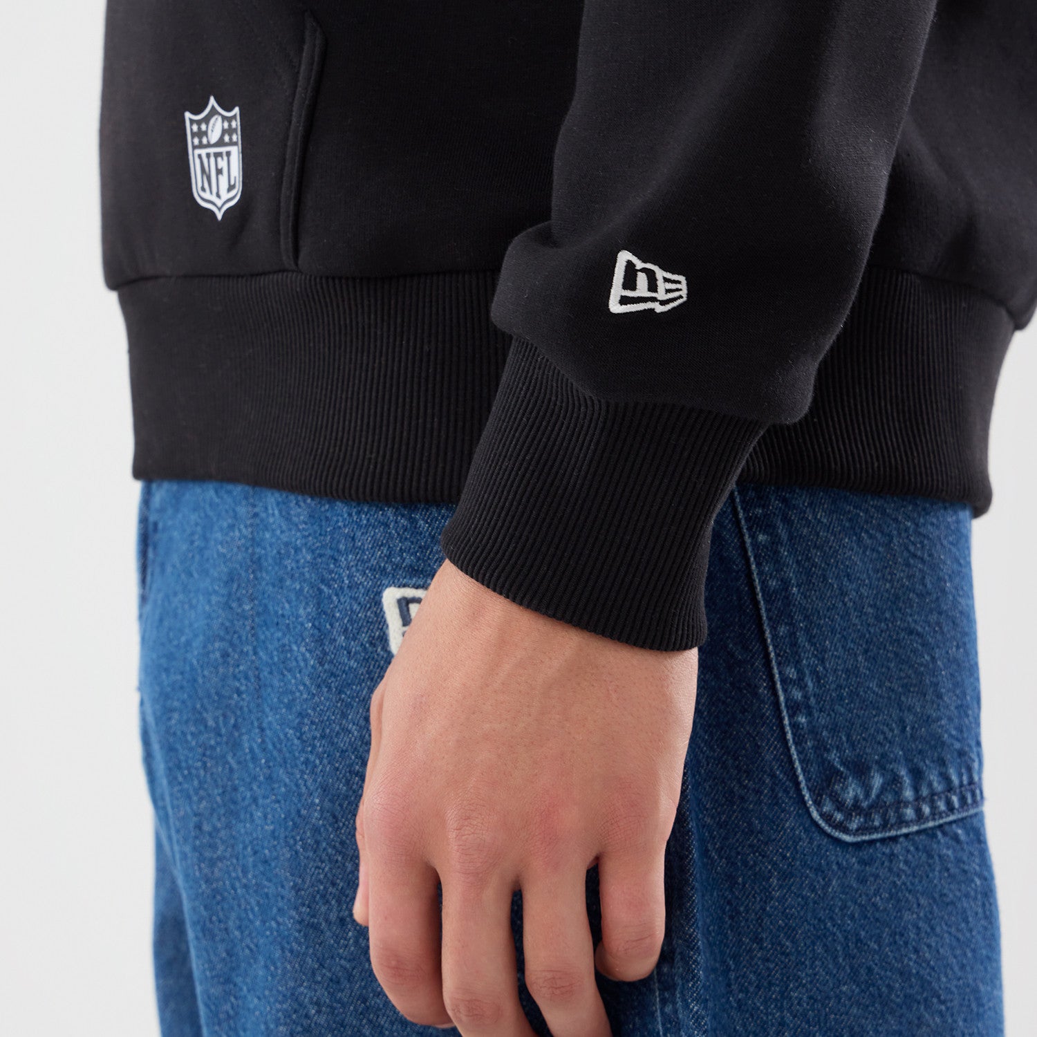 New Orleans Saints New Era 2026 Paris Game Patches NFL Hoodie Schwarz