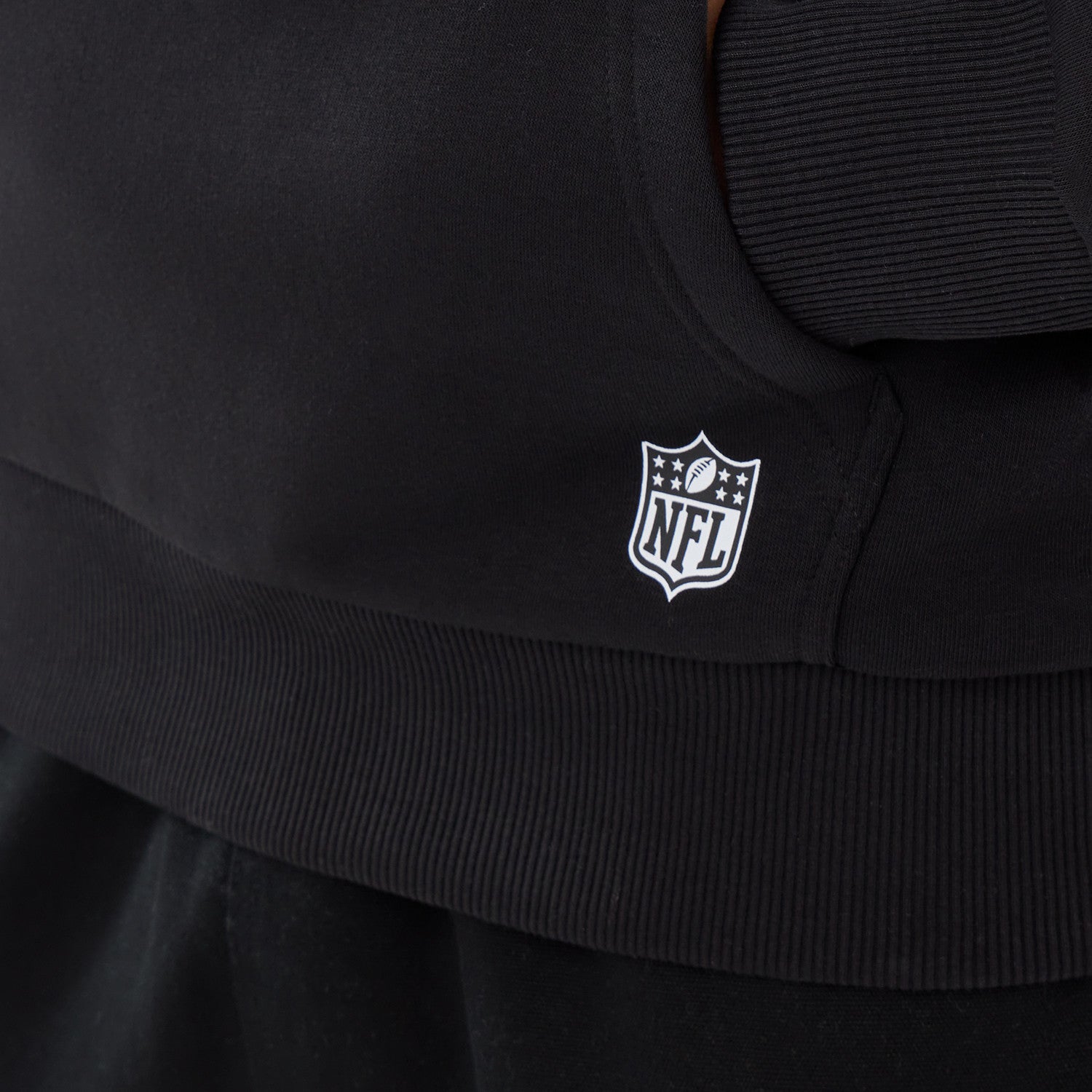 Detroit Lions New Era 2026 München Game Patches NFL Hoodie Schwarz