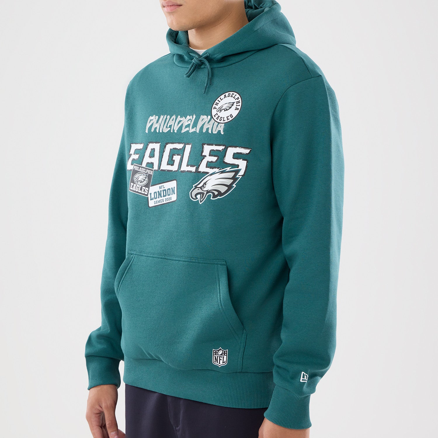 Philadelphia Eagles New Era 2026 London Game Patches NFL Hoodie Grün