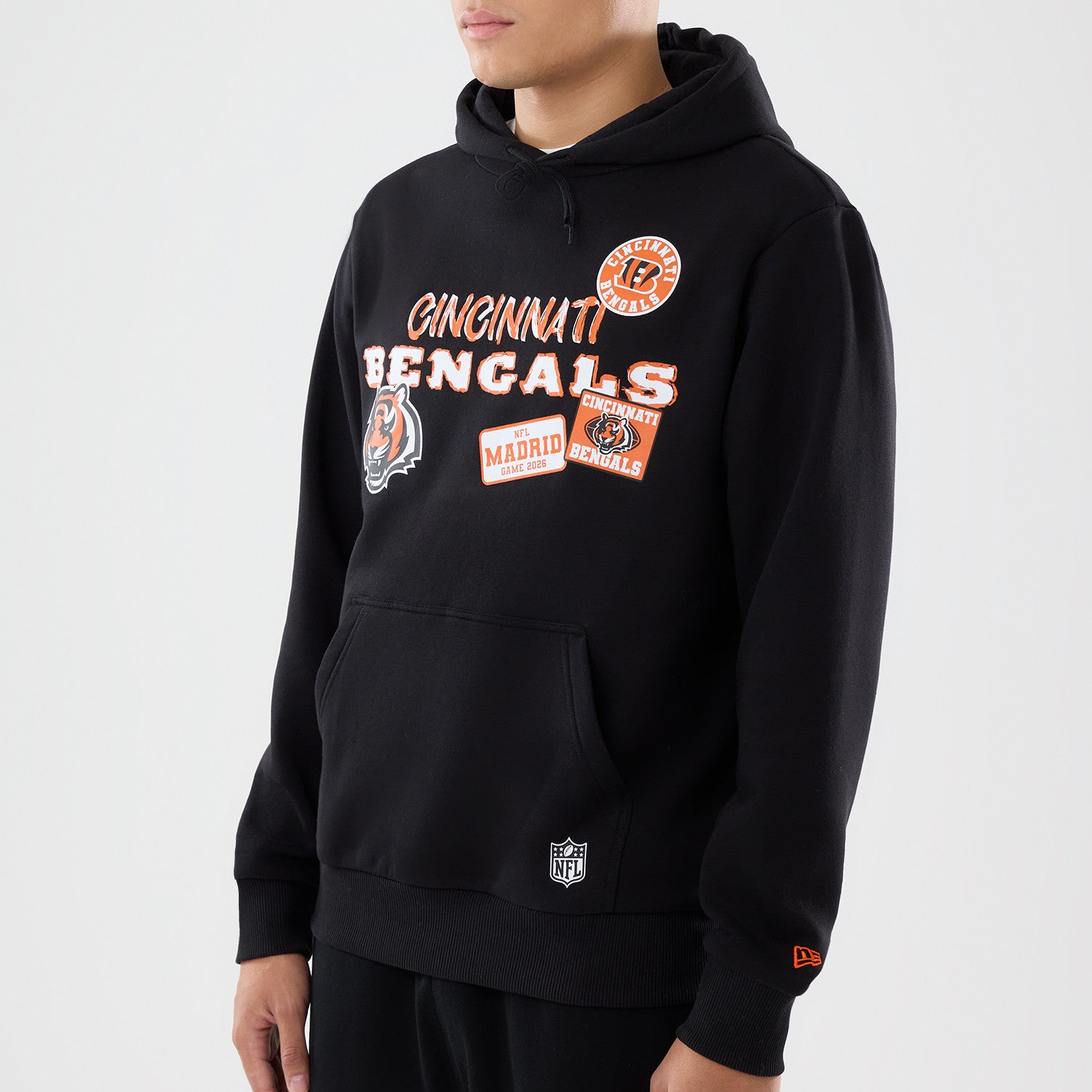 Cincinnati Bengals New Era 2026 Madrid Game Patches NFL Hoodie Schwarz