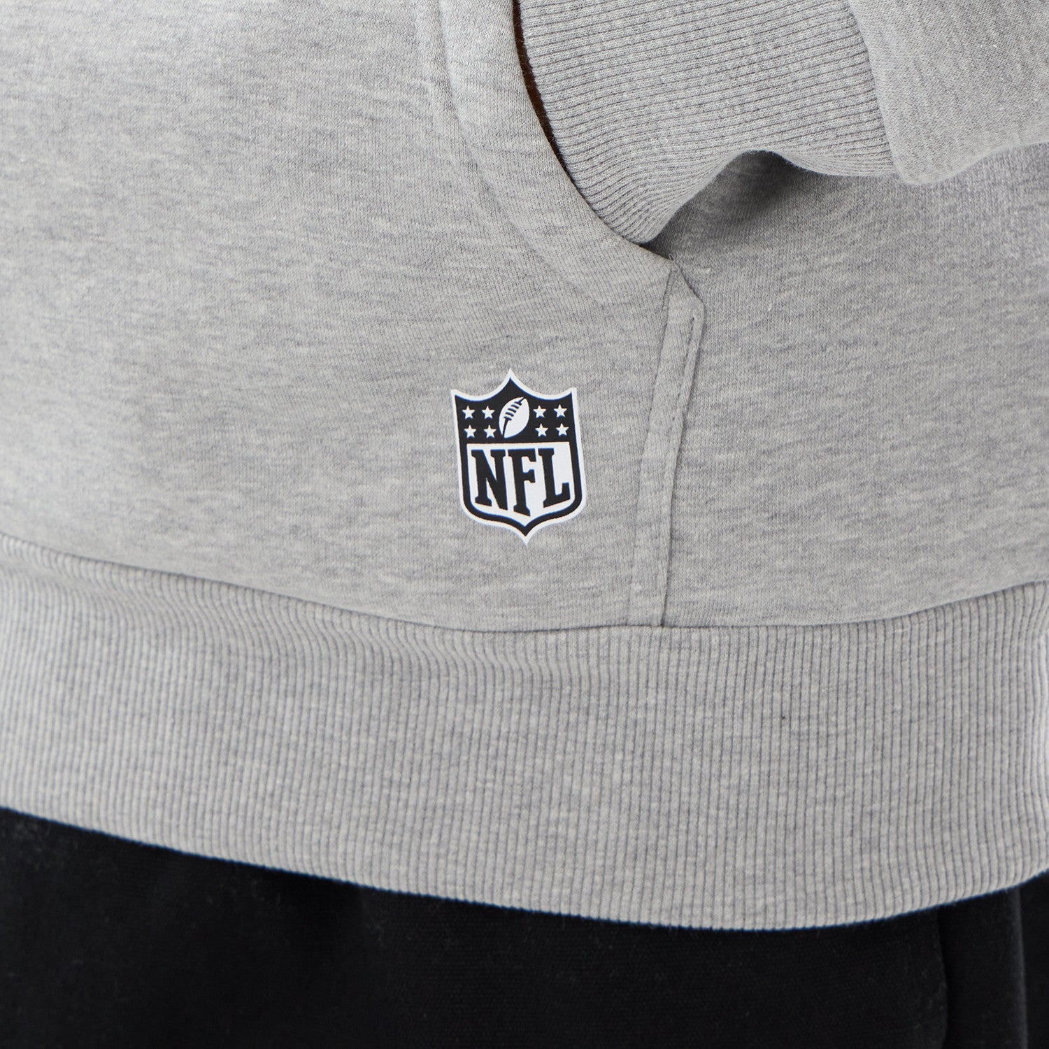 New England Patriots New Era 2026 München Game Patches NFL Hoodie Grau