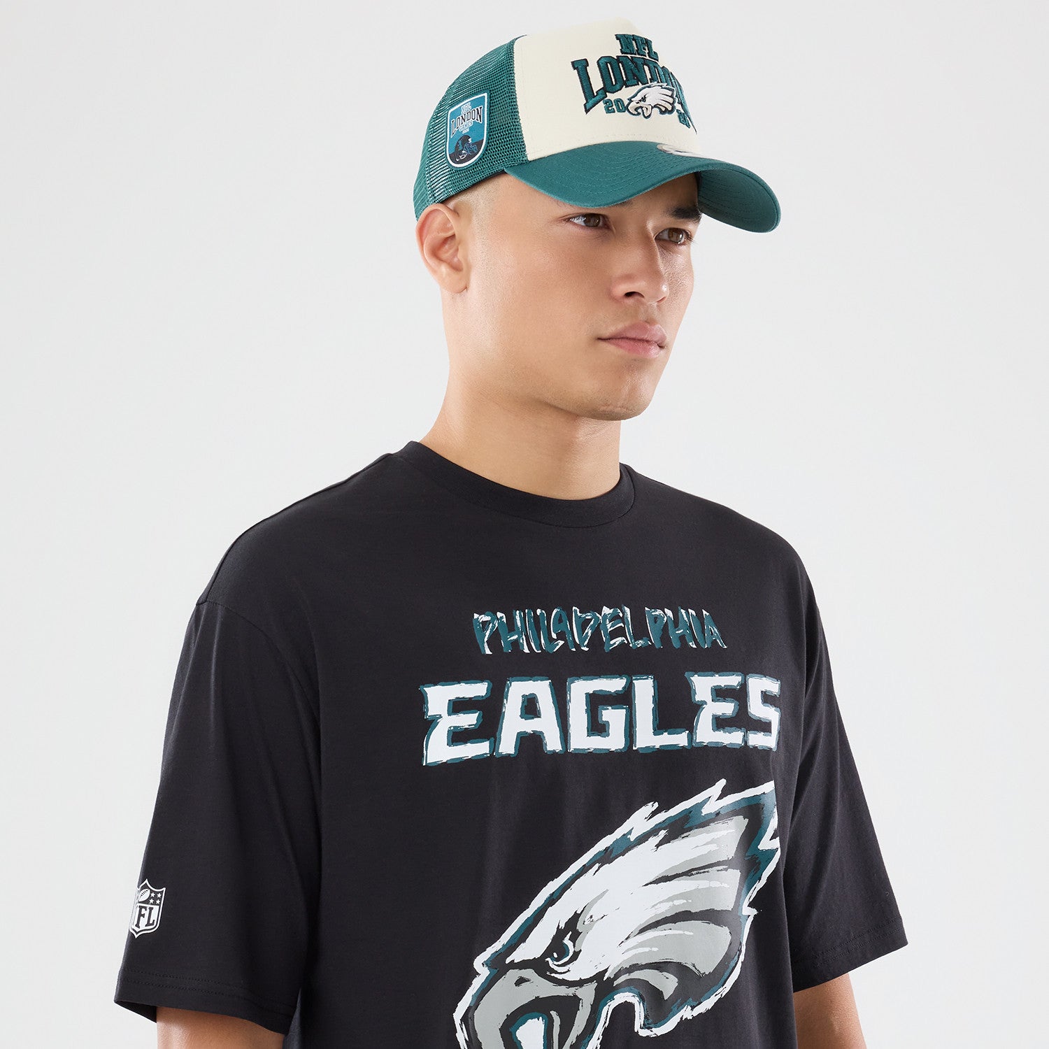 Philadelphia Eagles New Era 2026 London Game Backprint NFL T-Shirt Schwarz