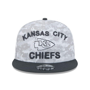 Kansas City Chiefs 2024 NFL Salute to Service New Era 9FIFTY Snapback Cap Weiß - STADIUMDREAMS