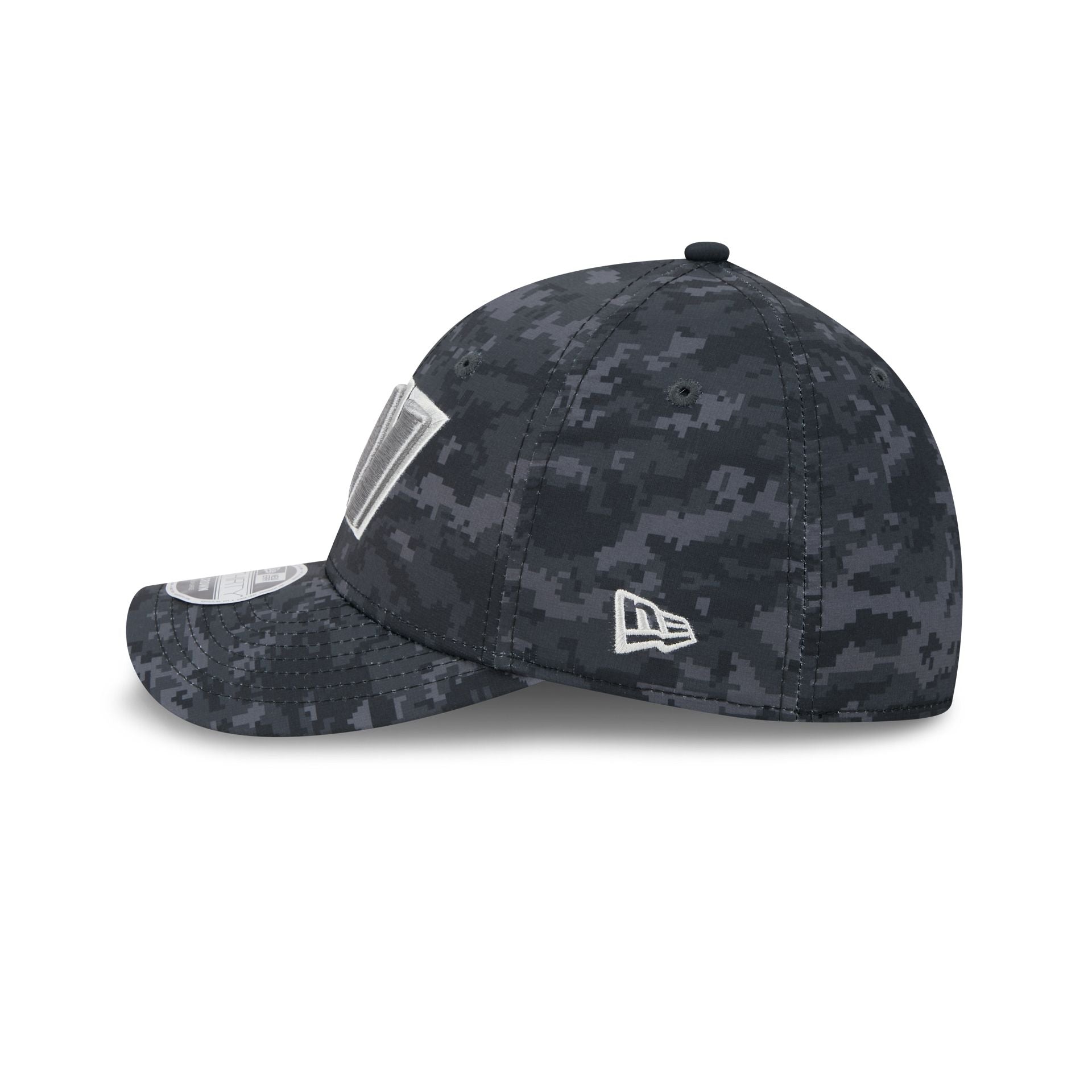 Washington Commanders New Era 2026 NFL Salute to Service 39THIRTY Flex Fit Cap Camouflage Schwarz