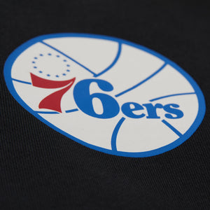 Philadelphia 76ers Mitchell & Ness Backprint Oversweep NBA Crewneck Pullover Schwarz - STADIUMDREAMS